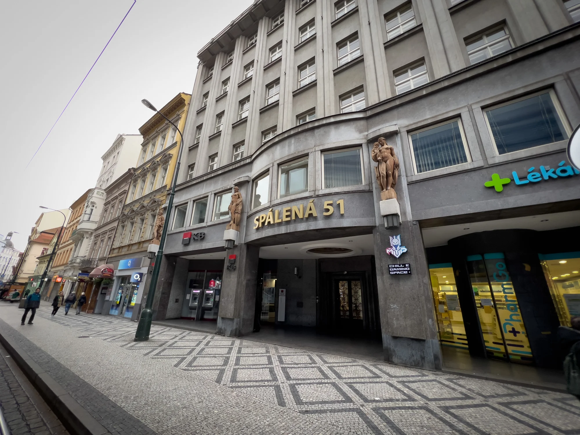 Herna MVP Chill & Gaming space: 4-11hodinové vstupy s nápojem a občerstvením či permanentka, PC a PS 5