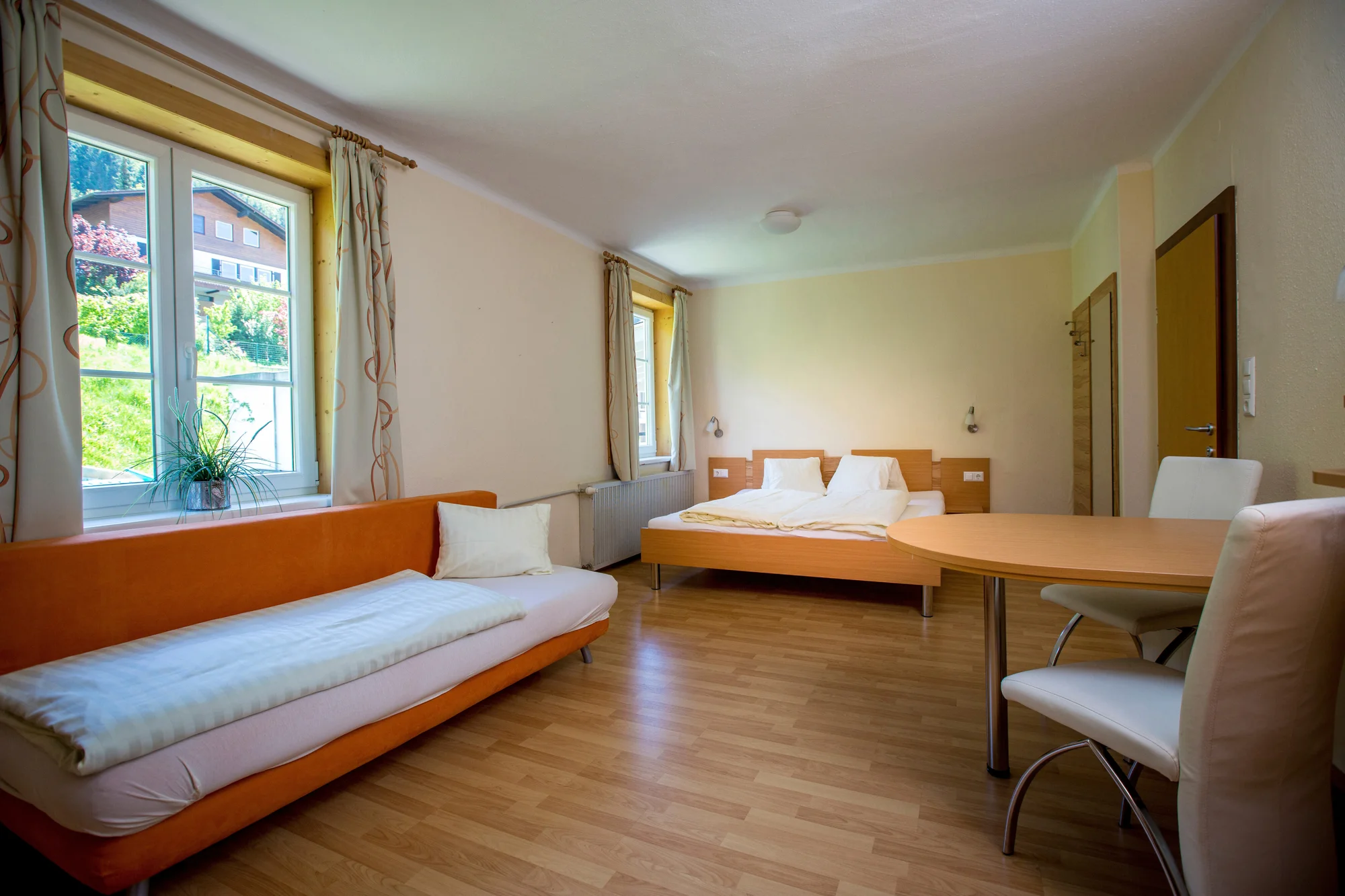 Dovolená v rakouských Korutanech: hotel u jezera, polopenze i varianty s 1 nocí zdarma