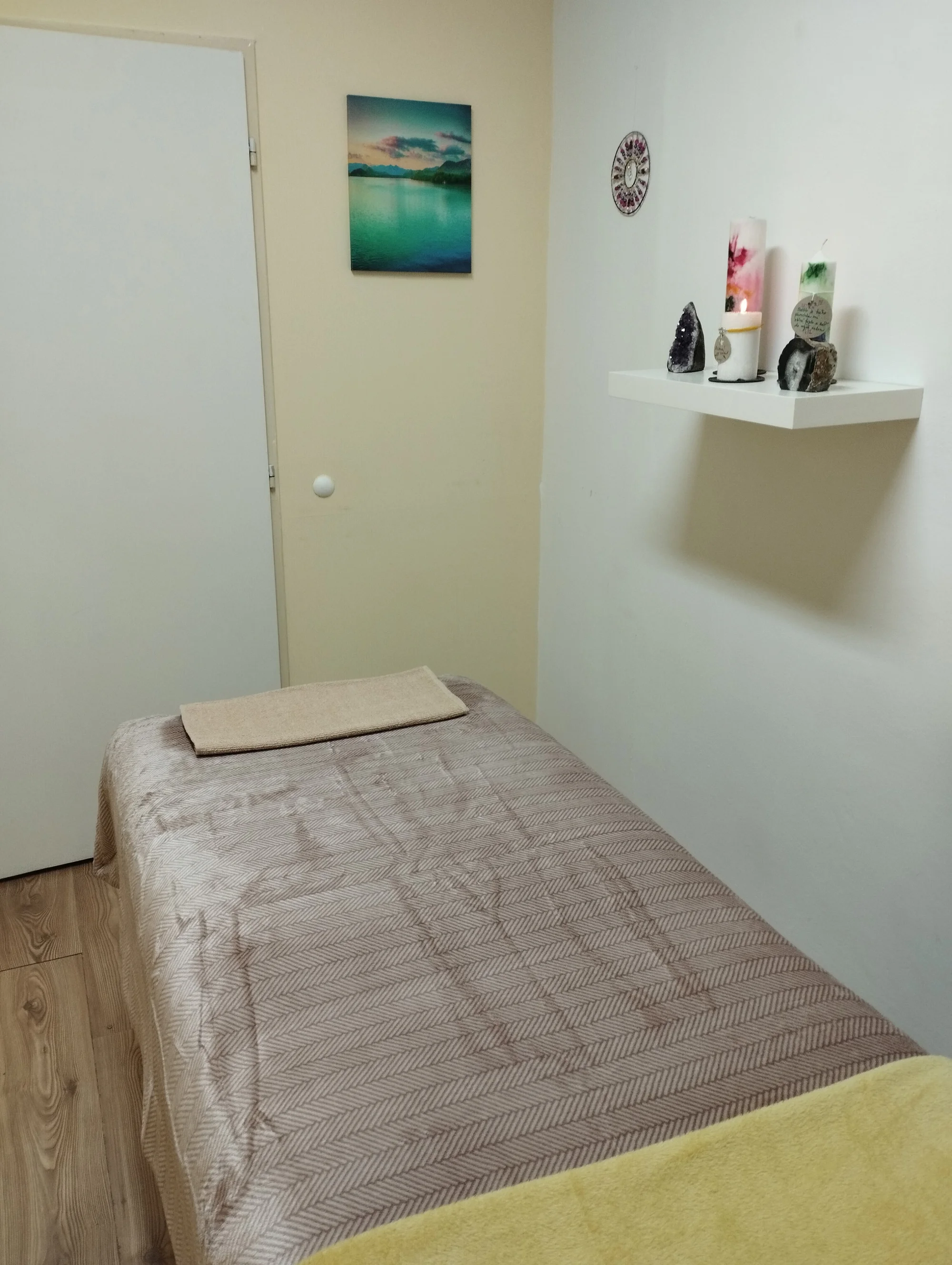 Relaxační masáž vybrané partie, manuální či přístrojová lymfatická masáž rukou či nohou na Andělu