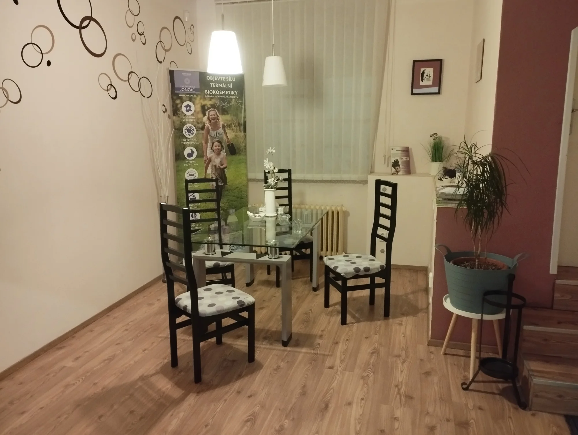 Relaxační masáž vybrané partie, manuální či přístrojová lymfatická masáž rukou či nohou na Andělu