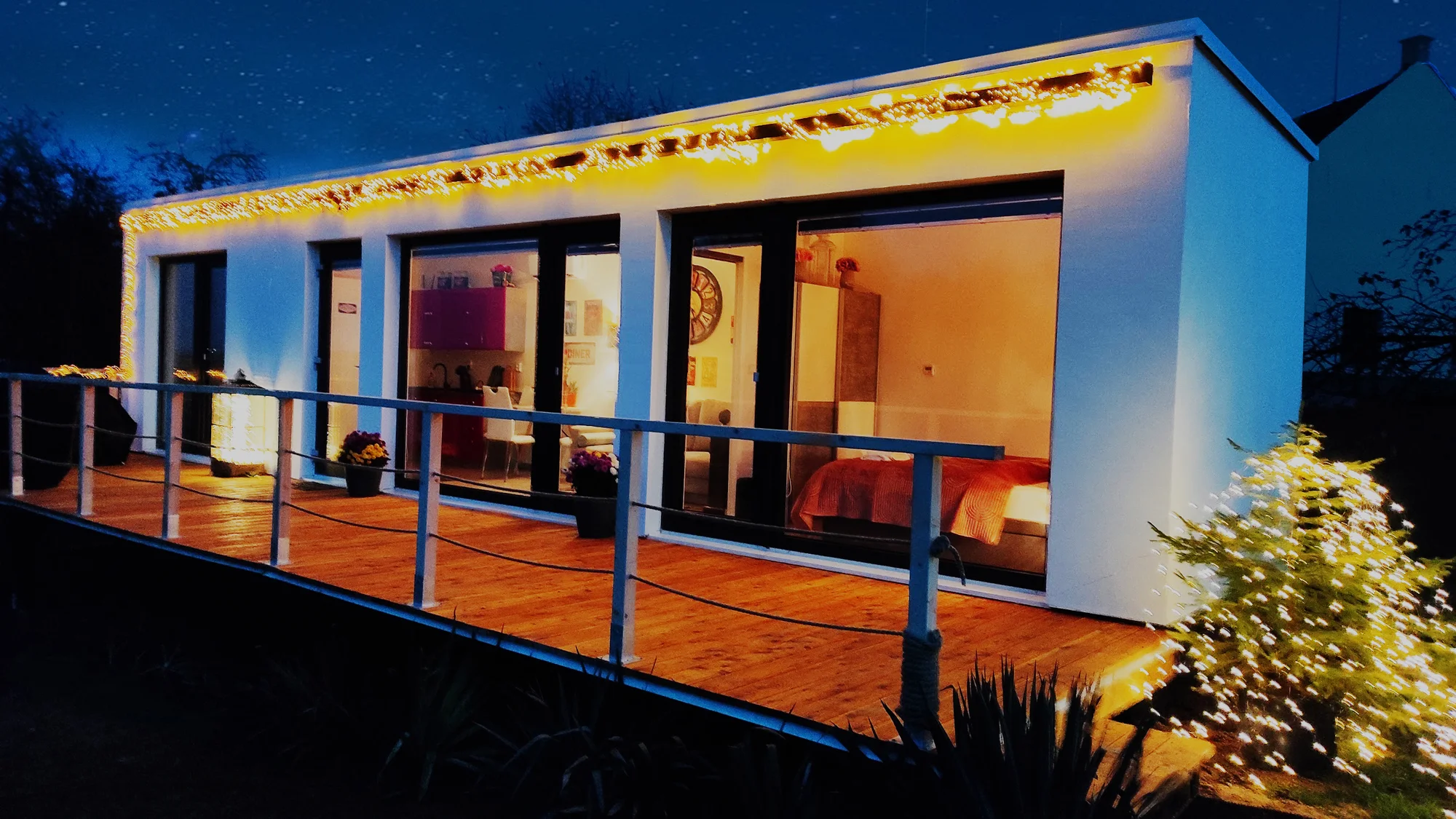 Designový tiny house v přírodě poblíž Olomouce až pro 4 osoby: americký styl, zahrada, bazén, sauna, masáže, koupací sud