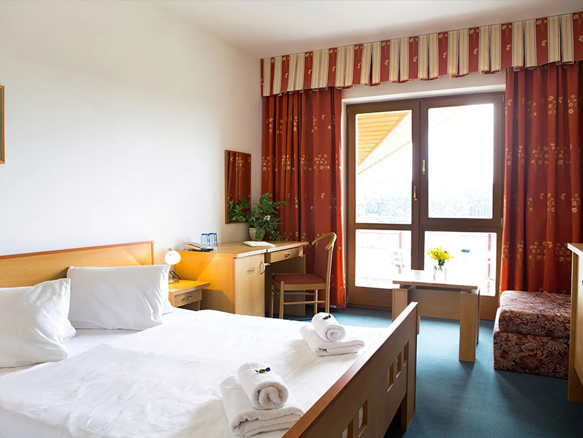 Luxusní hotel ve Velichovkách: bohaté snídaně, neomezený wellness i sport
