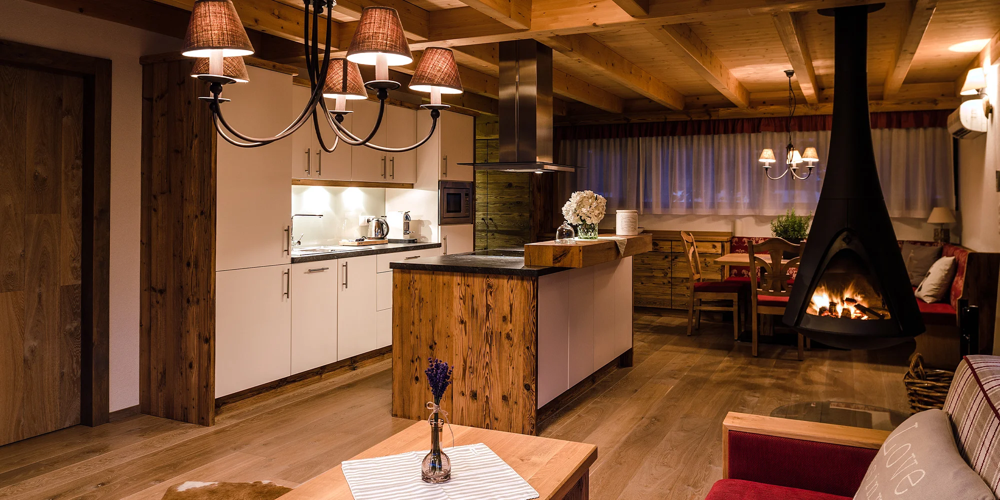 Luxusní přírodní resort: tyrolská sauna, skvělé snídaně, možnost chaletu s vířivkou