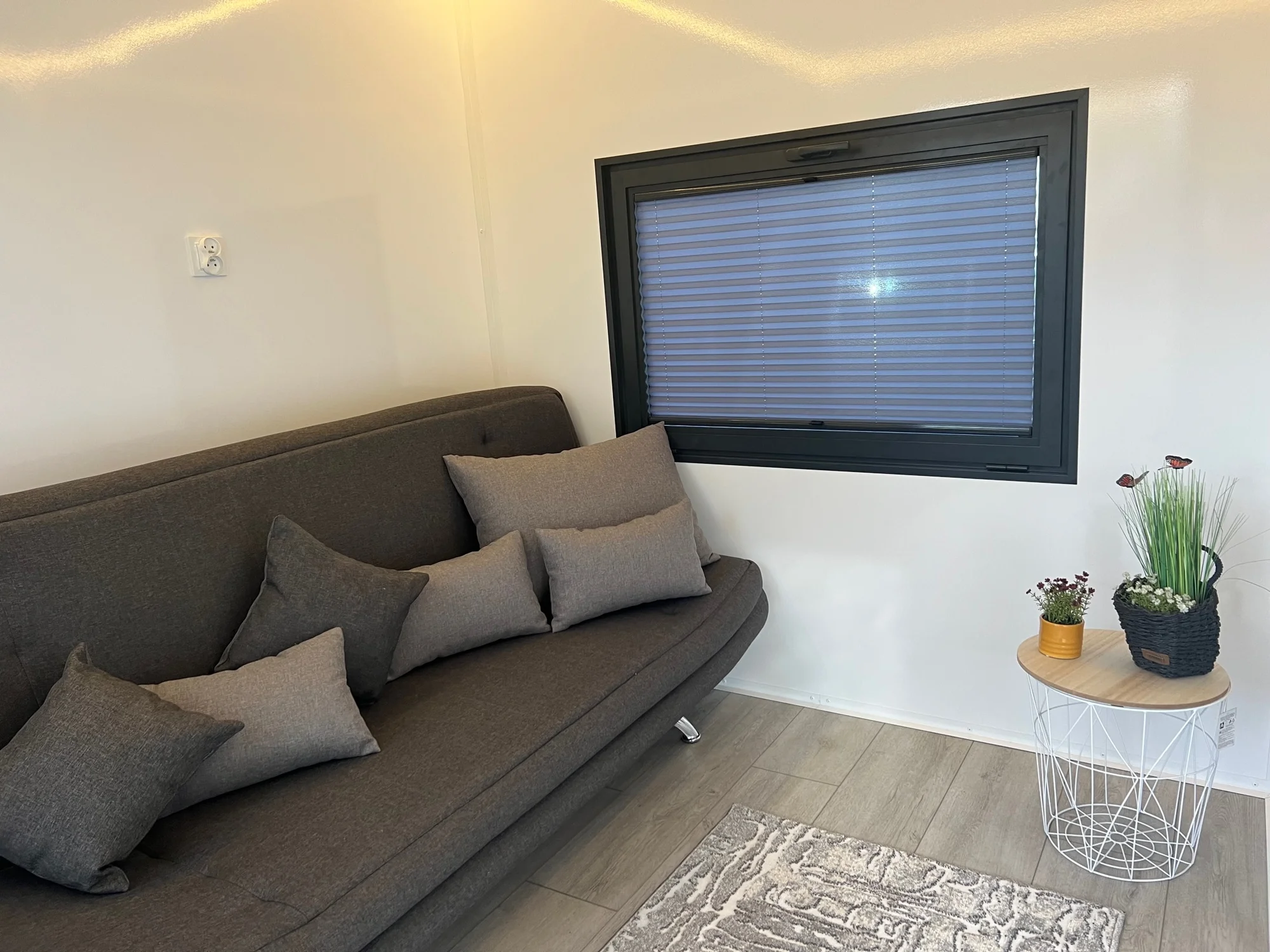 Netradiční pobyt v moderním hausbótu v zátoce na Lipně až pro 3 osoby