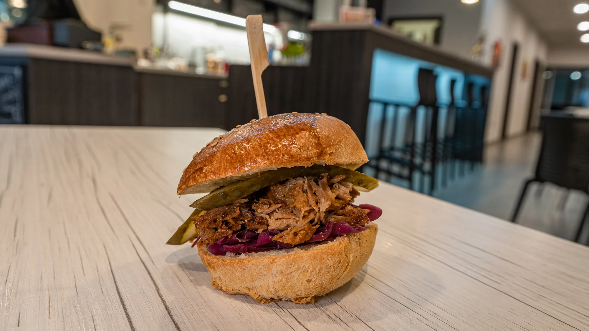 Variace miniburgerů pro 2–3 osoby: mleté hovězí, trhané vepřové a hranolky