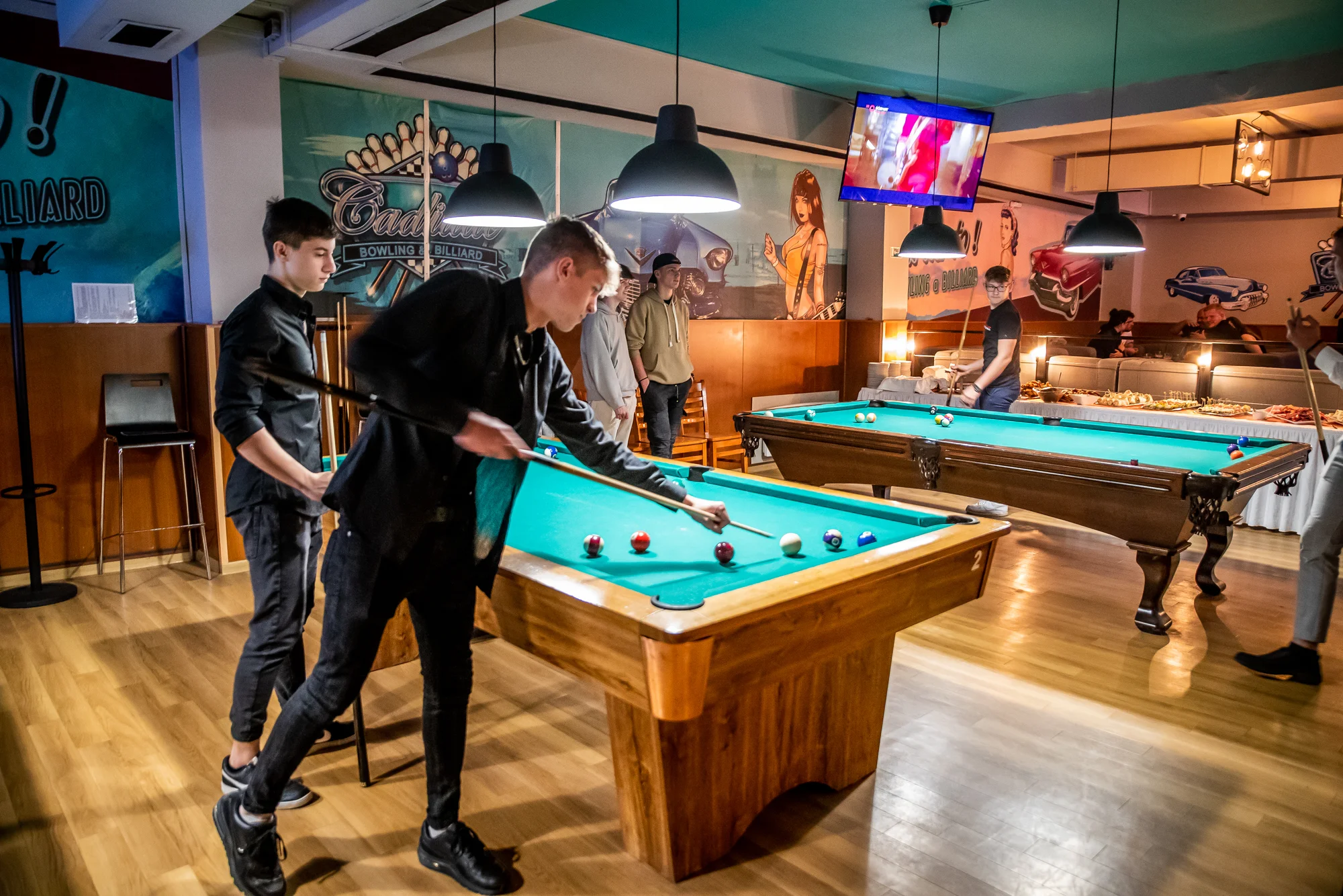 1–3 hodiny bowlingu až pro 6 hráčů nebo bowling a drinky pro 4 hráče