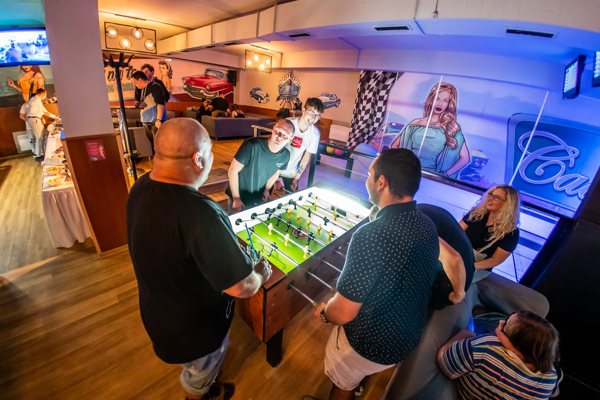 1–3 hodiny bowlingu až pro 6 hráčů nebo bowling a drinky pro 4 hráče