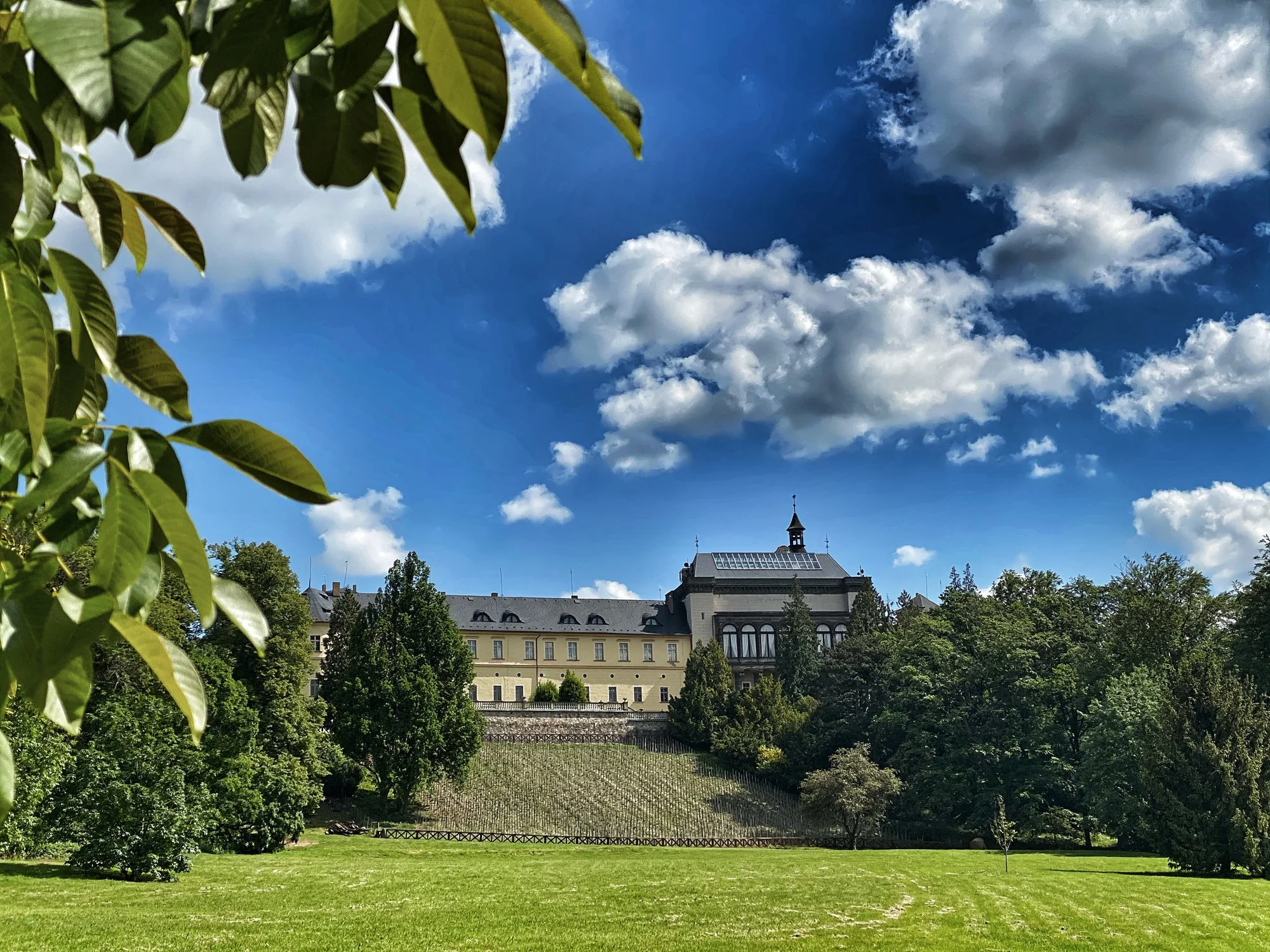 Pohádková romantika v Chateau Zbiroh: večeře v krčmě, wellness a prohlídka zámku