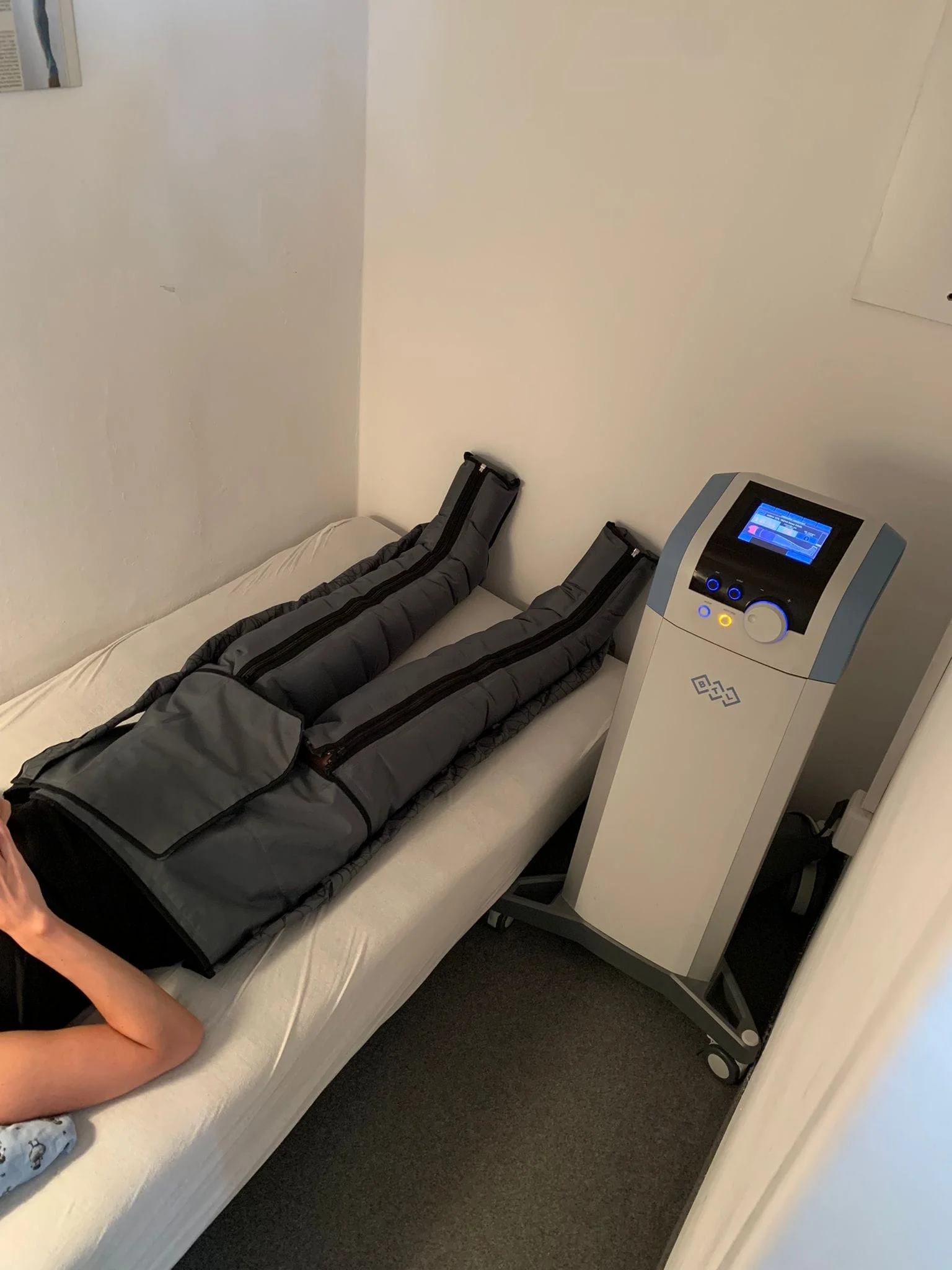 Spa pedikúra i s přístrojovou lymfodrenáží či modeláží gelových nehtů