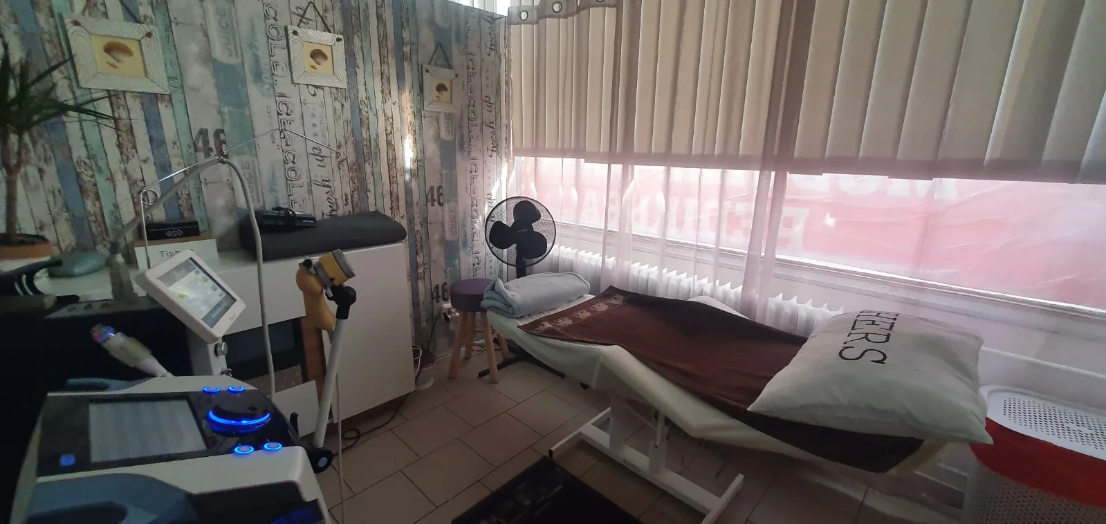 Spa pedikúra i s přístrojovou lymfodrenáží či modeláží gelových nehtů