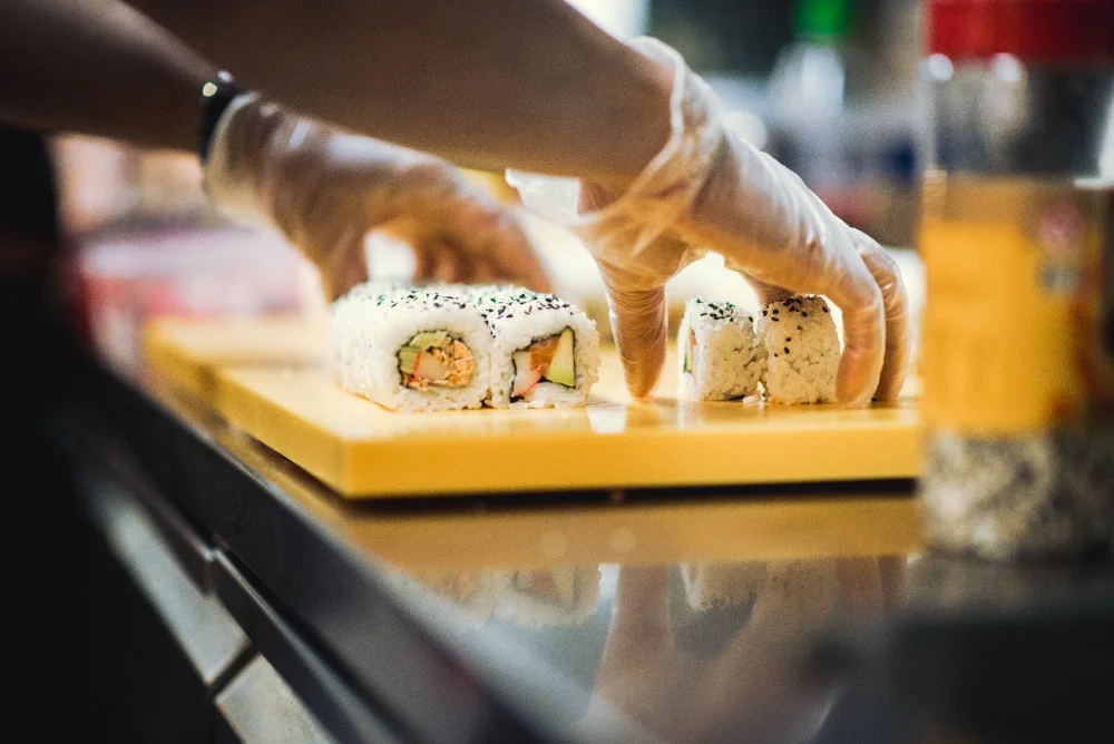 2 hodiny running sushi v libereckém OC Géčko: sushi, gril, mořské plody i dezerty