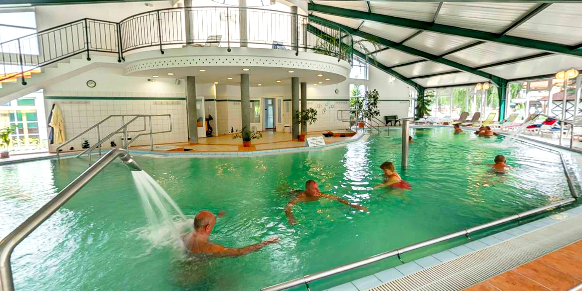 Pobyt v Maďarsku až pro 5 osob: vstup do termálů, neomezený wellness, polopenze, 2 děti zdarma
