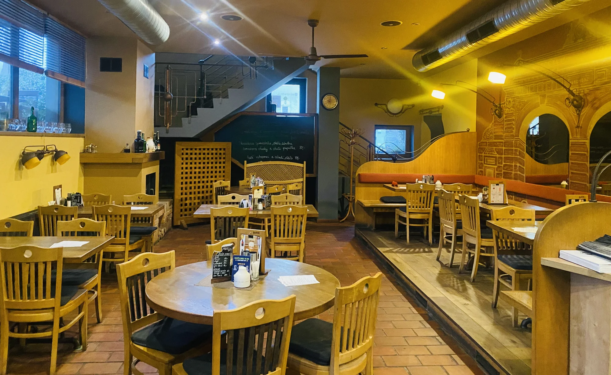 Žebra, steak podle výběru ze 2 druhů nebo burger pro 1 či 2 osoby