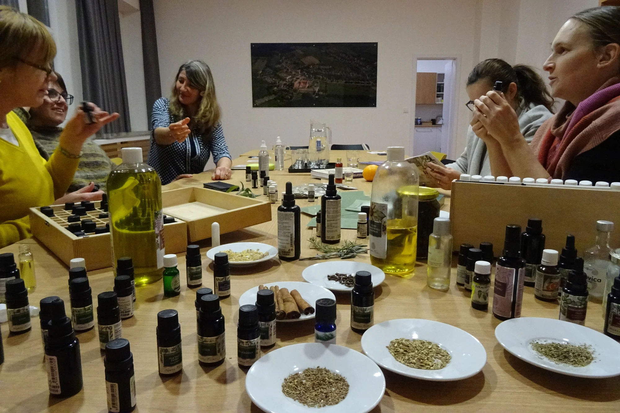 Kurzy: aromaterapie prakticky či prožitková aromaterapie vč. tvorby osobního parfému, pro 1 či 2 osoby