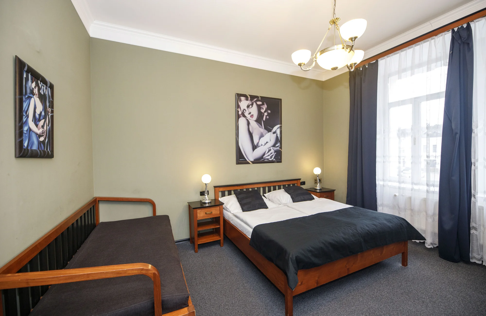 Pobyt v hotelu ve stylu art deco s polopenzí i vstupem na zámek či do bazénu