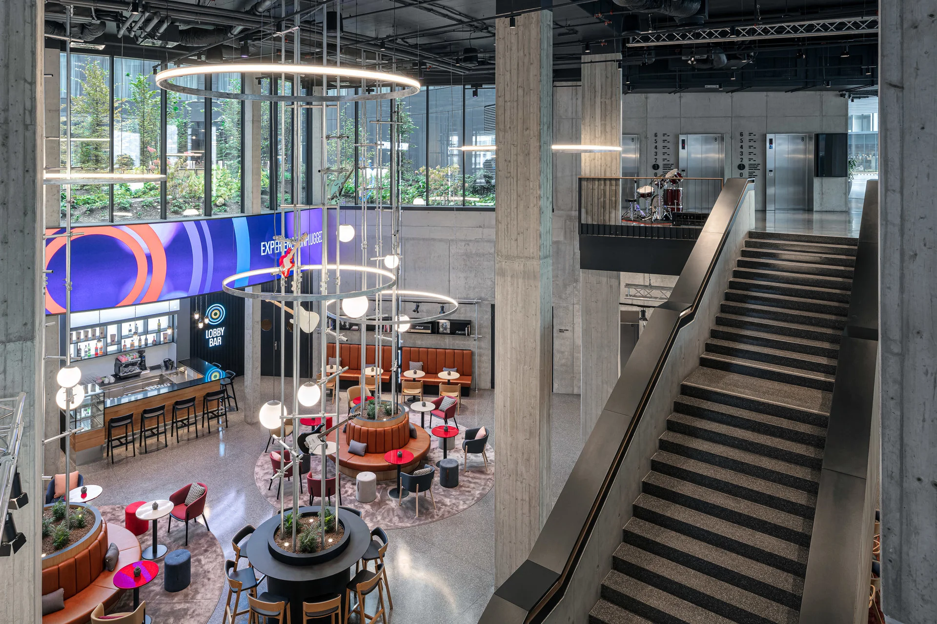 Moderní Stages Hotel**** u O2 areny: vyhlášená kuchyně, parkování v ceně a skvělá dostupnost do centra