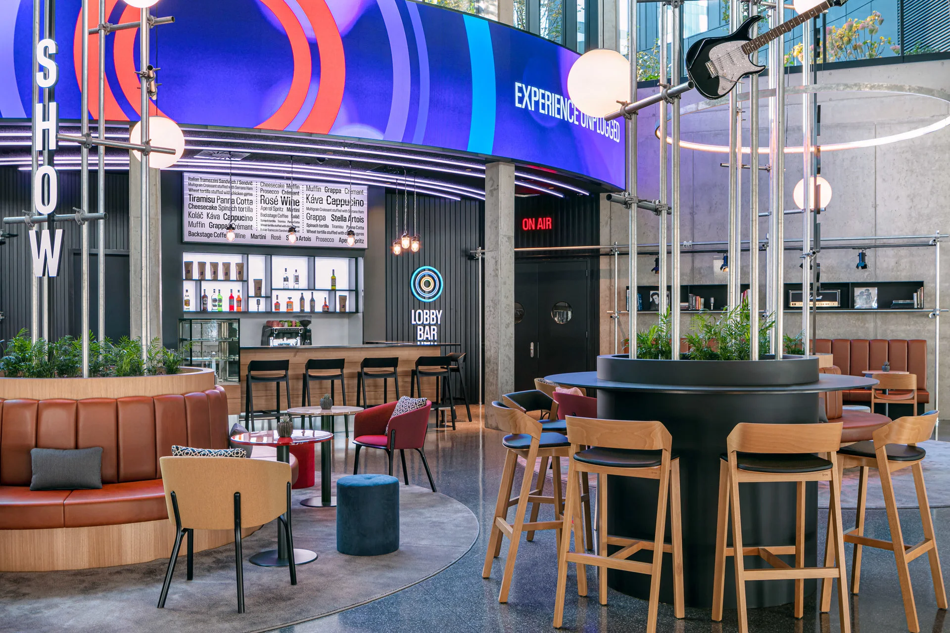 Moderní Stages Hotel**** u O2 areny: vyhlášená kuchyně, parkování v ceně a skvělá dostupnost do centra