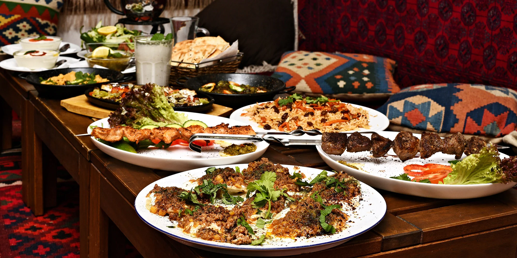 750–2000 Kč na cokoli v afghánském restaurantu Kabul: jehněčí, losos i další lahůdky