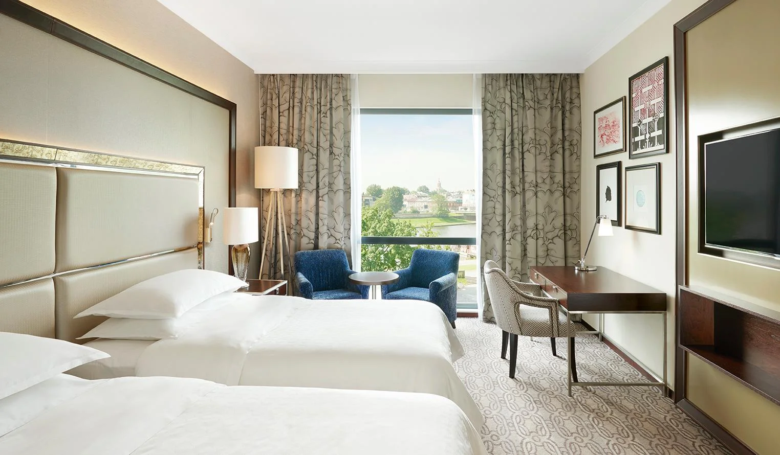 Pobyt v nádherném 5* hotelu Sheraton Grand Krakow: snídaně, wellness i celodenní občerstvení v Club Lounge