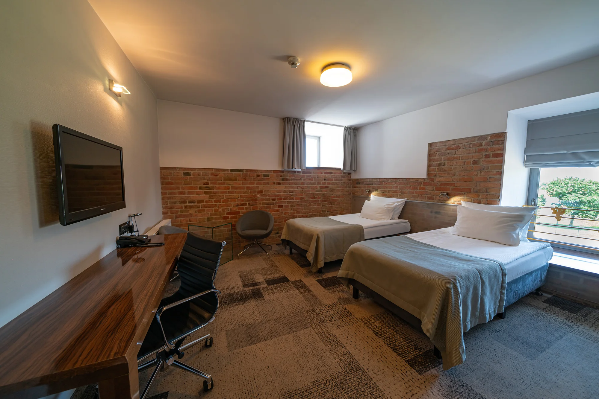 Moderní hotel v centru Gdaňsku: bohaté snídaně a neomezená sauna