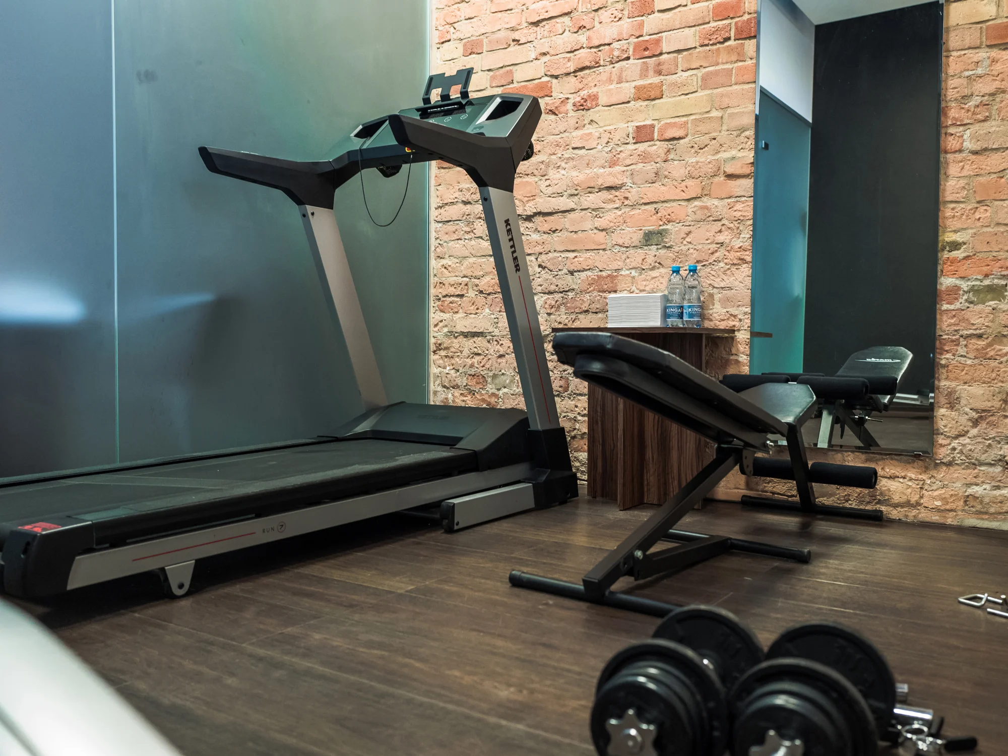 Moderní hotel v centru Gdaňsku: bohaté snídaně a neomezená sauna