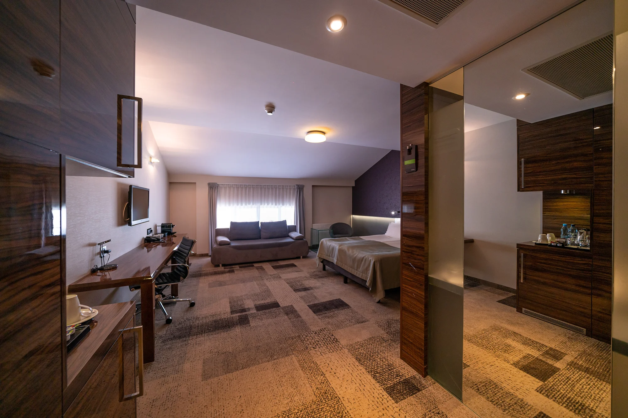 Moderní hotel v centru Gdaňsku: bohaté snídaně a neomezená sauna