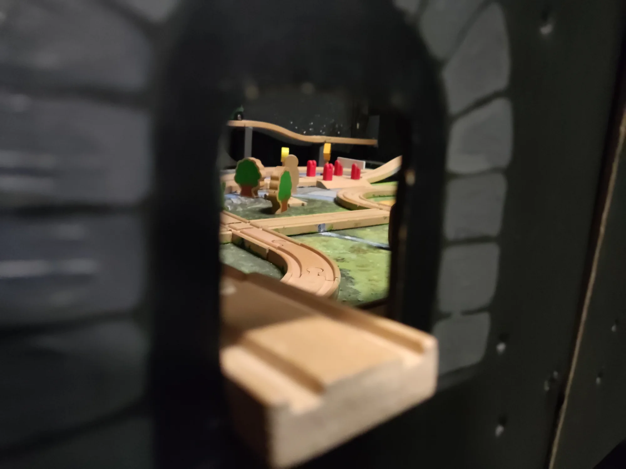 Únikovka Paralelní vesmír až pro 6 hráčů: napínavá hra s limitem 66 minut