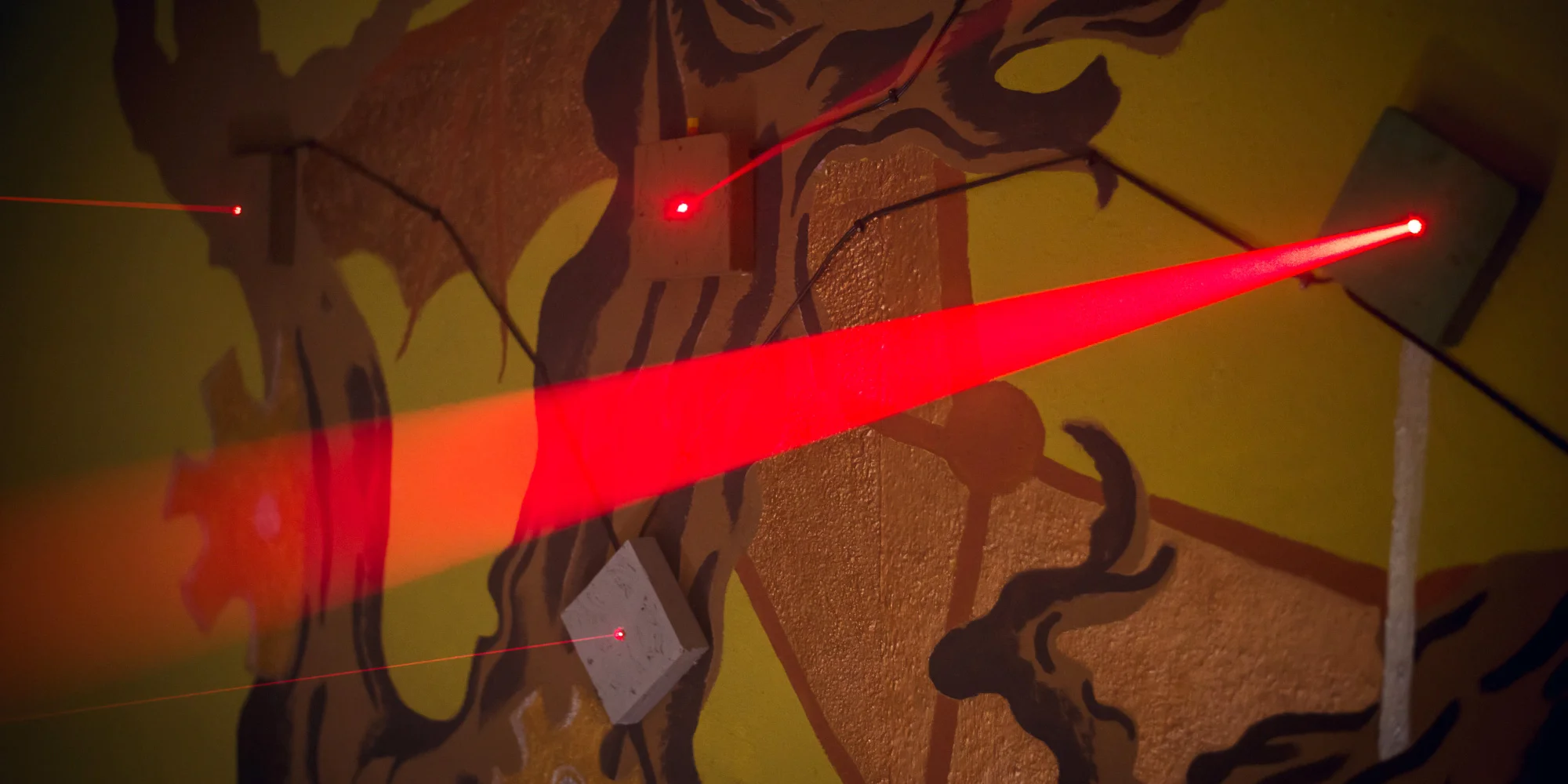 Únikovka Paralelní vesmír až pro 6 hráčů: napínavá hra s limitem 66 minut