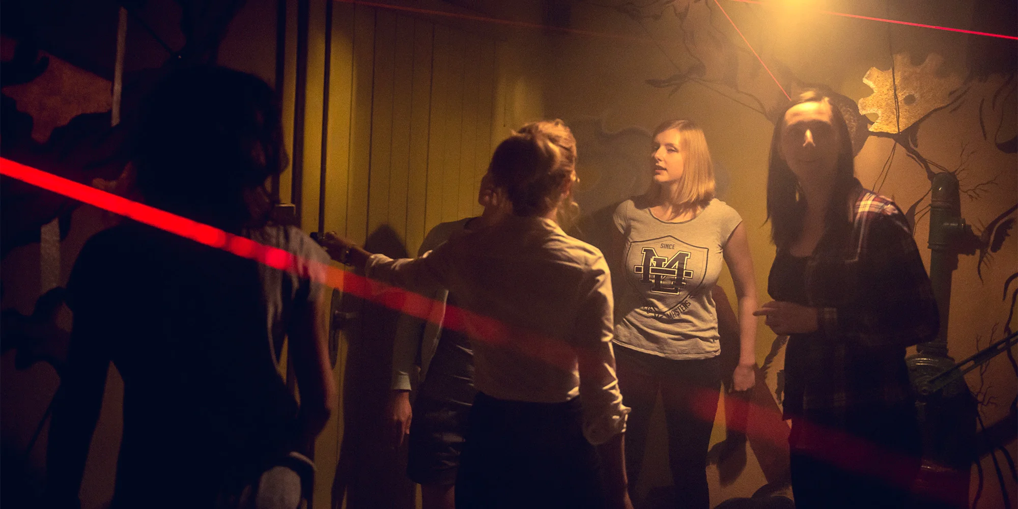 Únikovka Paralelní vesmír až pro 6 hráčů: napínavá hra s limitem 66 minut