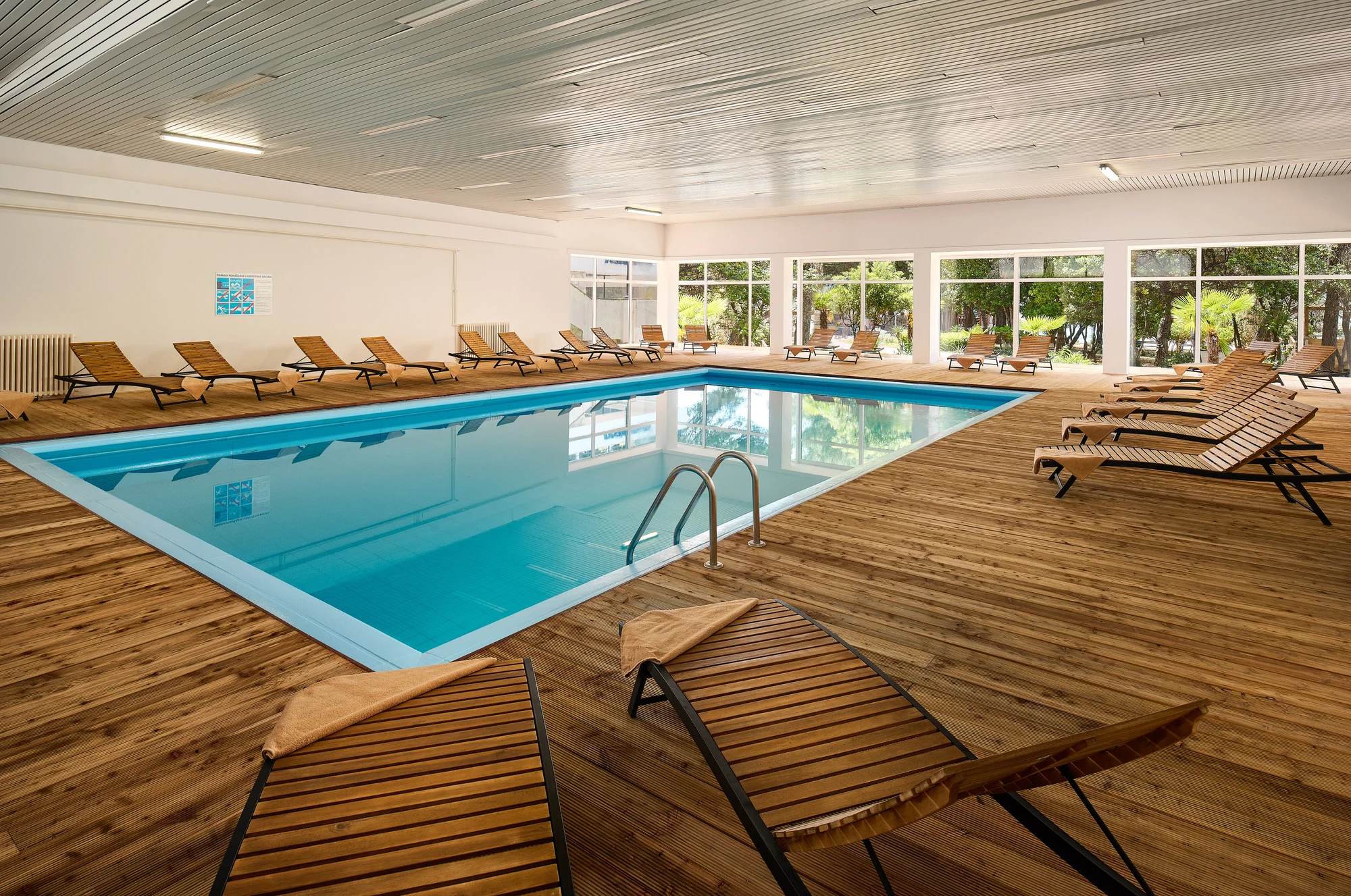 Vodice v Chorvatsku a parádní dovolená u moře: hotel hned u pláže, polopenze, bazény i fitness