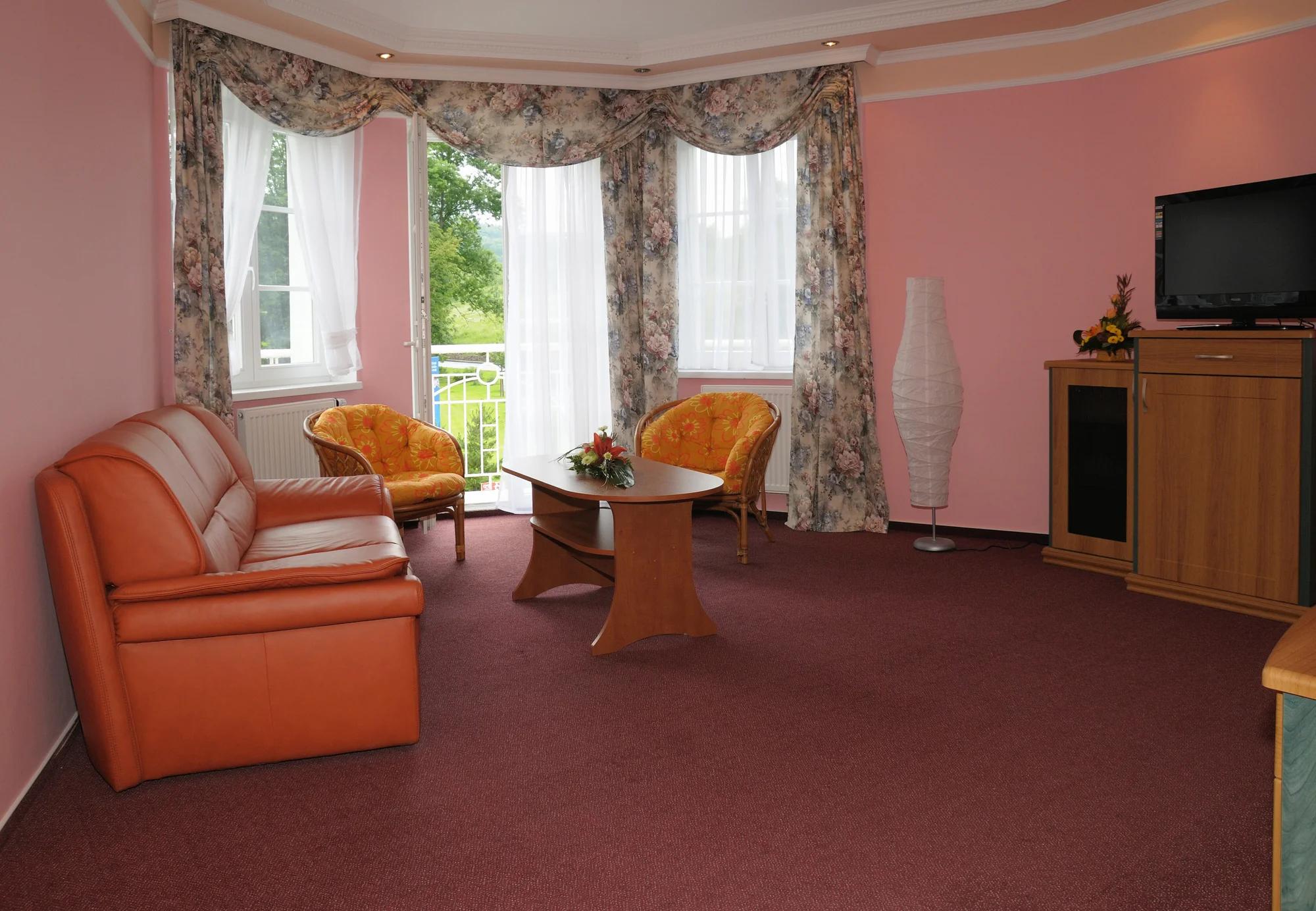 Lázeňský pobyt v Klášterci nad Ohří: snídaně či polopenze, vstup do bazénu s vířivkou a solné jeskyně