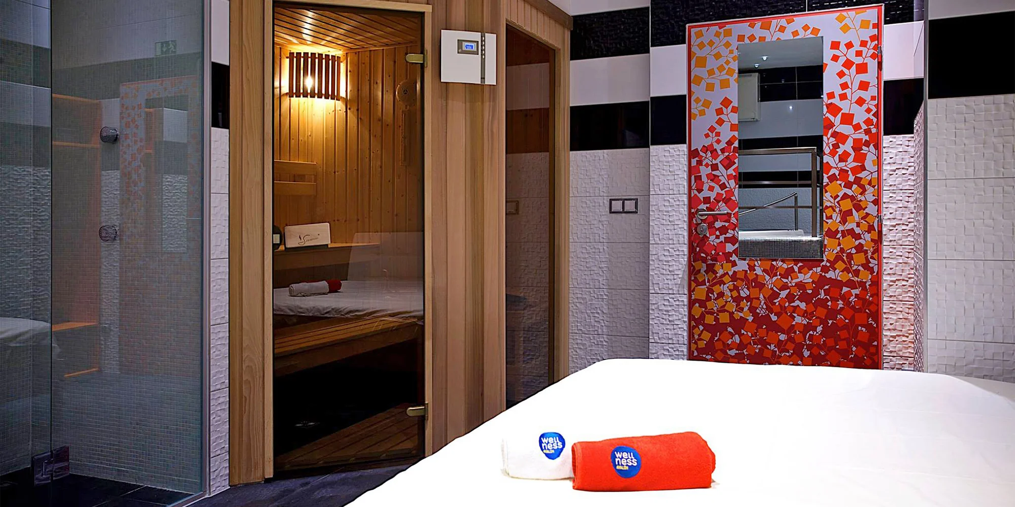 60–90minutová masáž lávovými kameny, párová masáž, wellness i permanentky