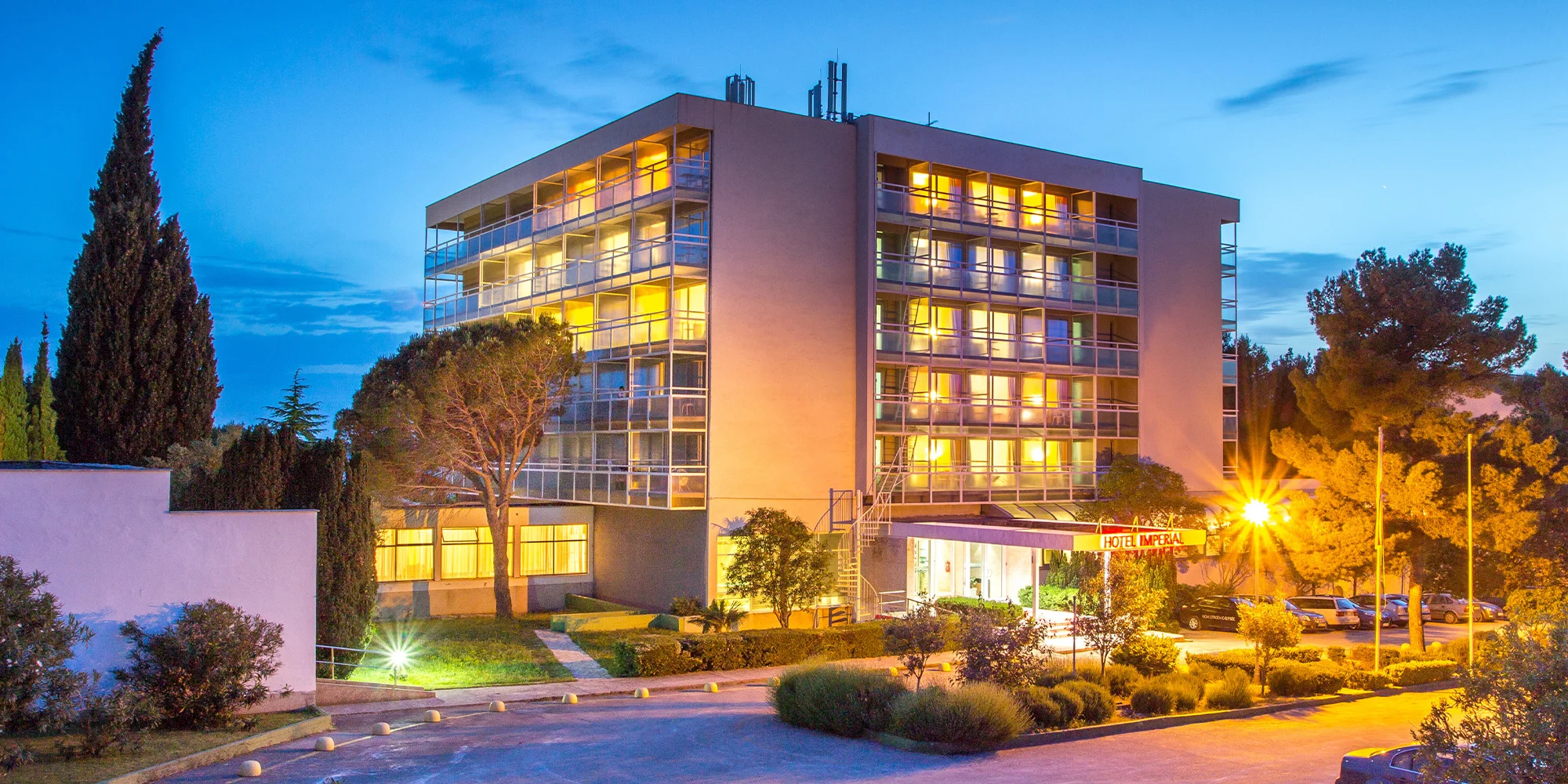 Vodice v Chorvatsku a parádní dovolená u moře: hotel hned u pláže, polopenze, bazény i fitness