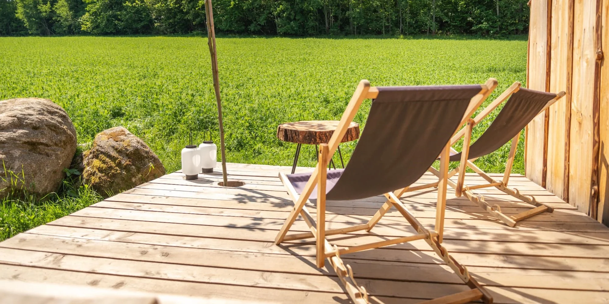 Netradiční pobyt v dřevěném domku na samotě s wellness: vyhřívaný koupací sud a venkovní sauna