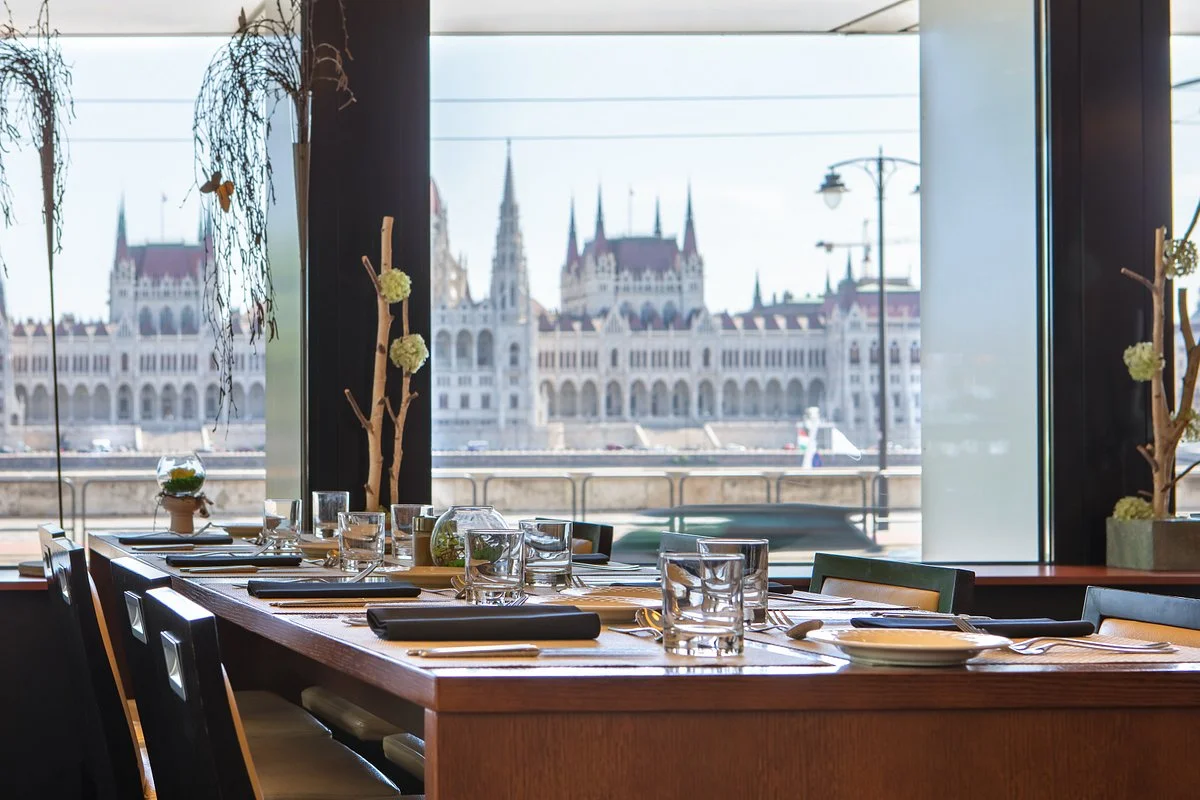 Budapešť: 4* hotel s výhledem na parlament, snídaně a sauna v ceně, pobyt pro až 2 děti zdarma