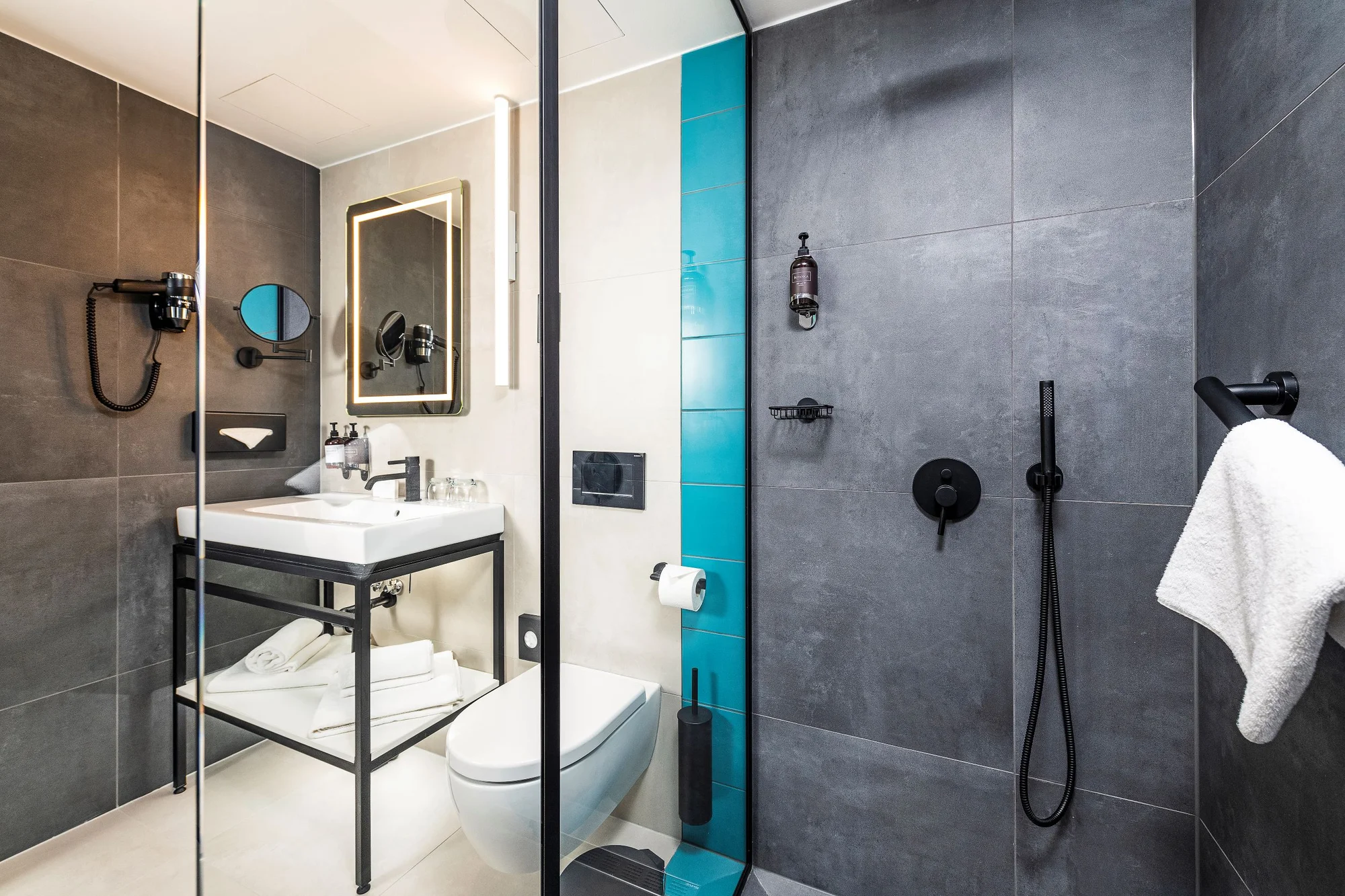 Luxus a komfort v samém srdci Budapešti: moderní hotel, bohaté snídaně a neomezený vstup do sauny