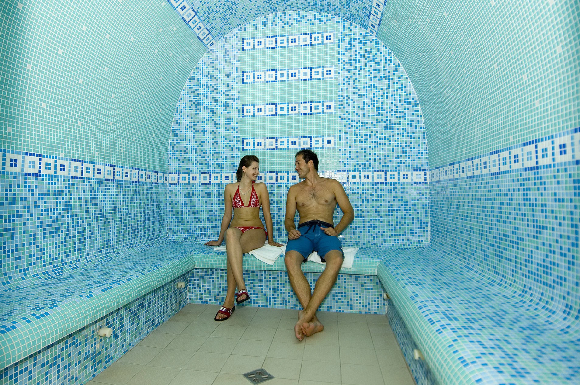 Dovolená u Balatonu: 4* hotel přímo u pláže, tobogán, bazény i wellness a polopenze