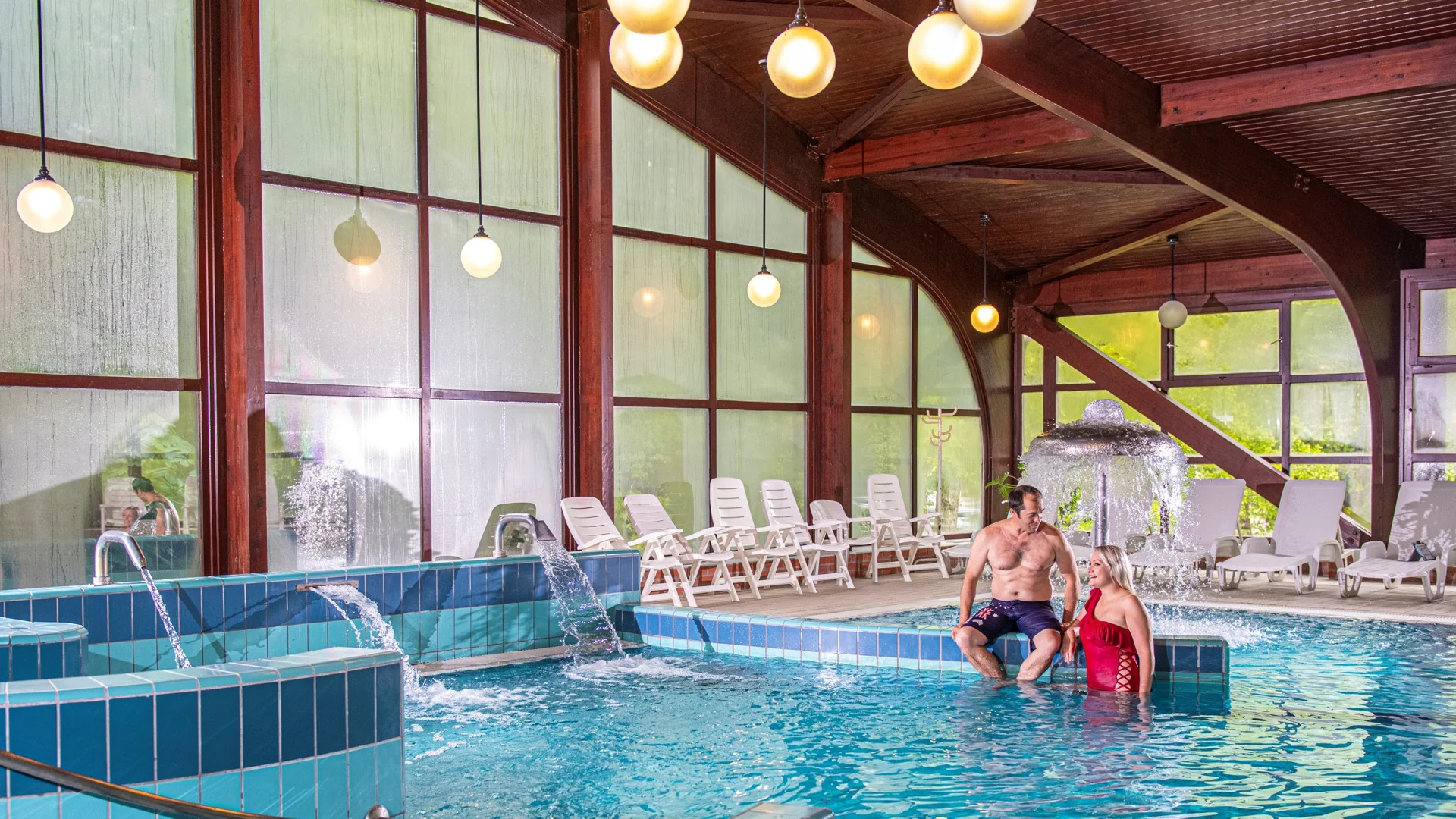 Dovolená u Balatonu: 4* hotel přímo u pláže, tobogán, bazény i wellness a polopenze
