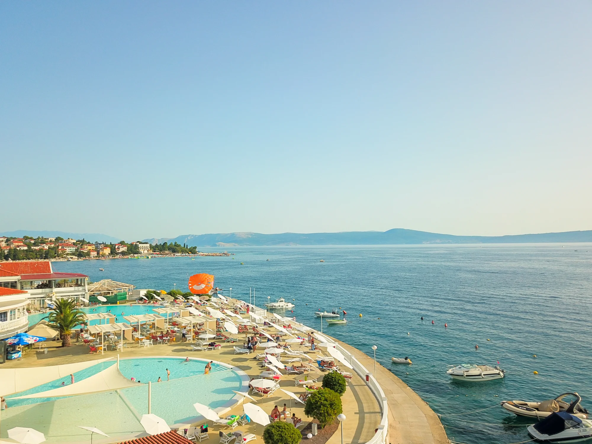 Chorvatsko: 4* hotel u pláže se snídaní nebo polopenzí a wellness, 2 děti zdarma