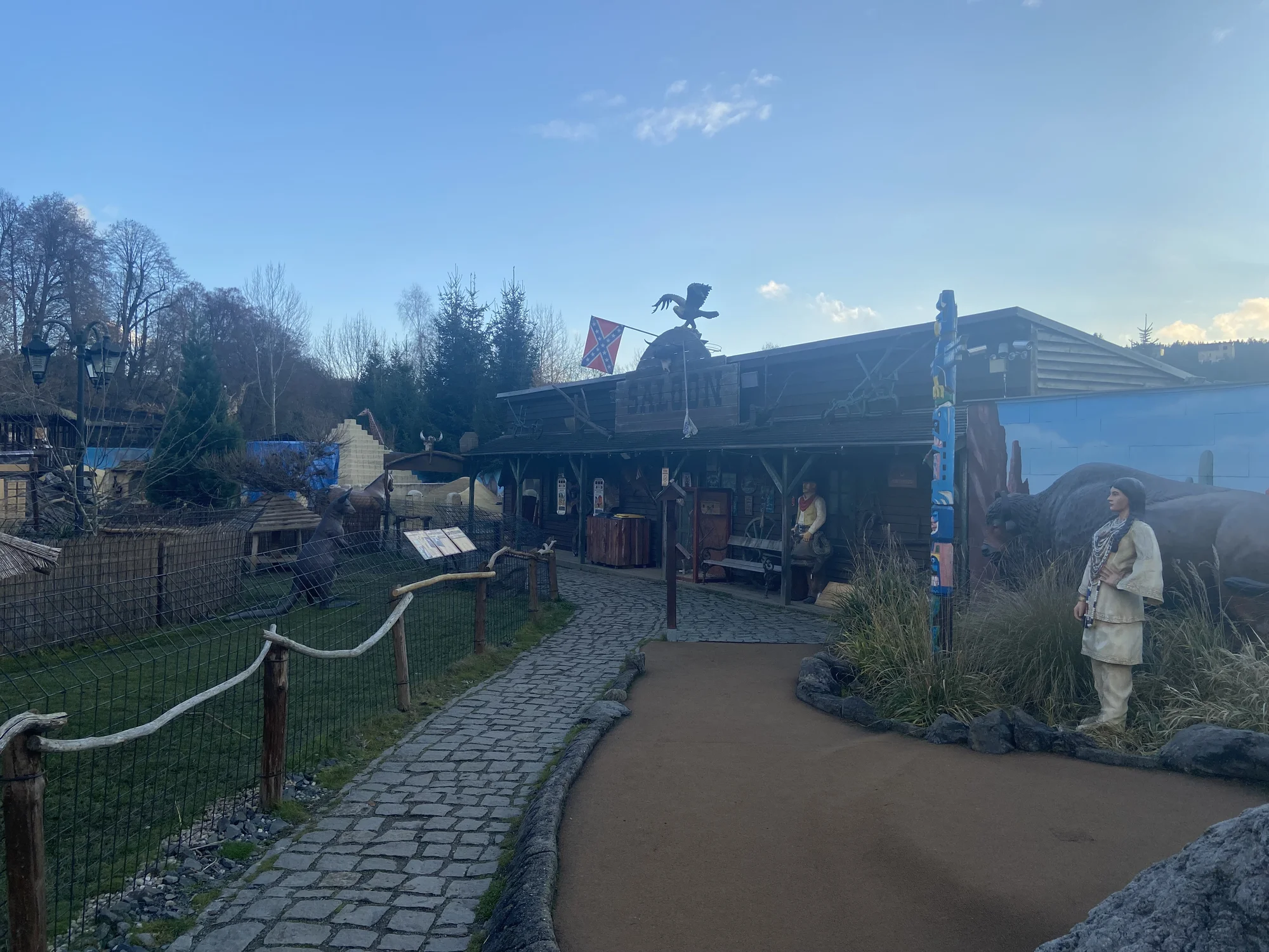 Zoo Plasy: krmení mývalů, surikat i šelem či možnost stát se na pár hodin ošetřovatelem