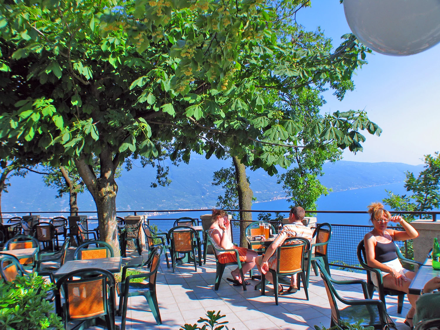 Dovolená u Lago di Garda: hotel v Tignale, polopenze, wellness a degustace vín ve vinařství