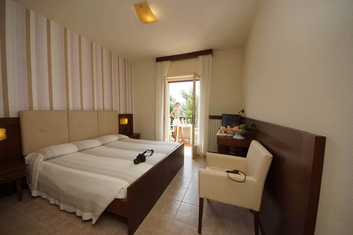 Dovolená u Lago di Garda: hotel v Tignale, polopenze, wellness a degustace vín ve vinařství