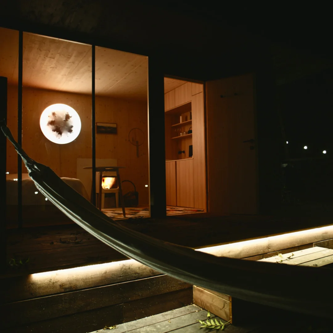 Glamping pro dva ve středních Čechách: romantika, soukromí i sauna