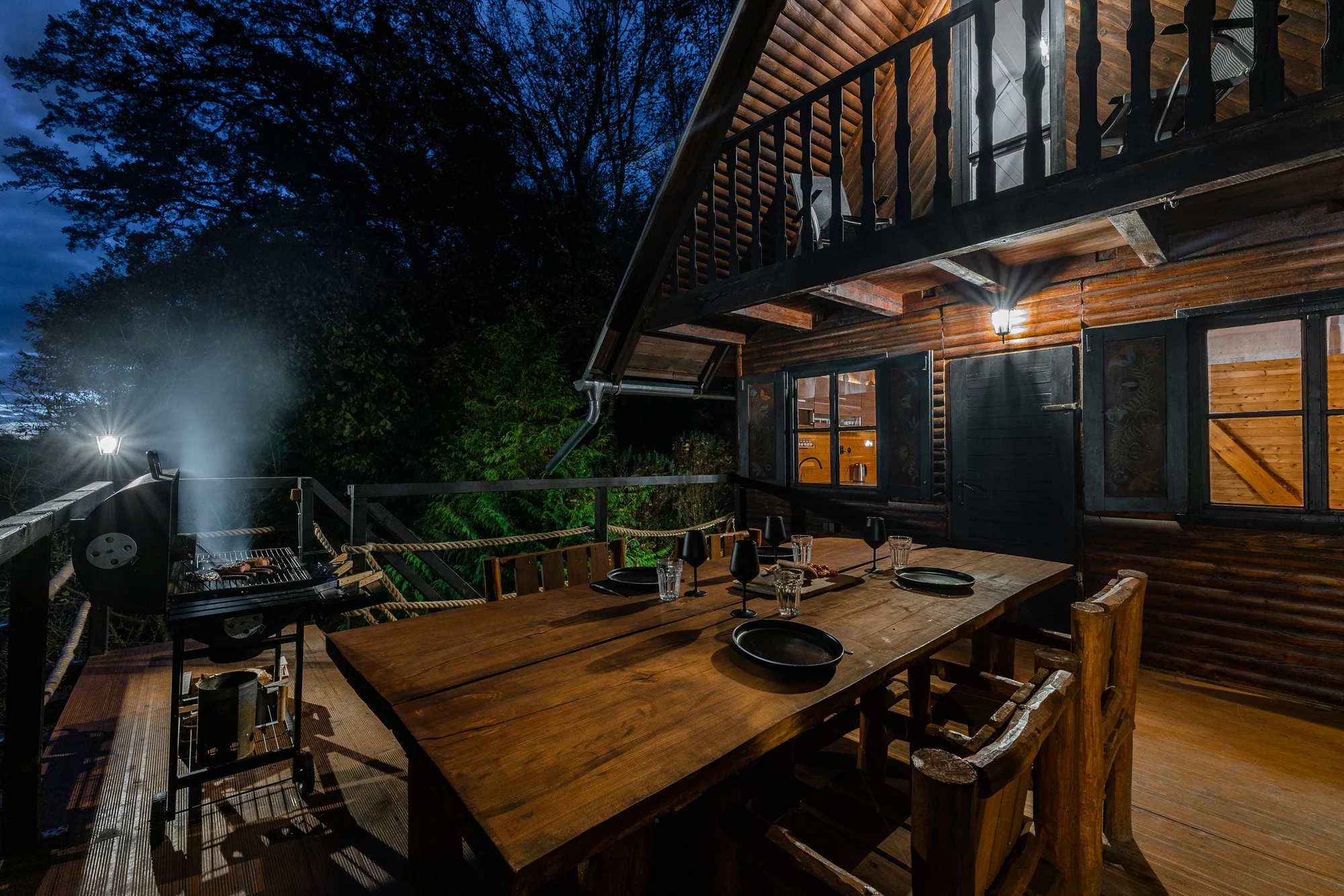 Pobyt v malebné wellness chatě u lesa: sauna, vířivka i zapůjčení lodičky