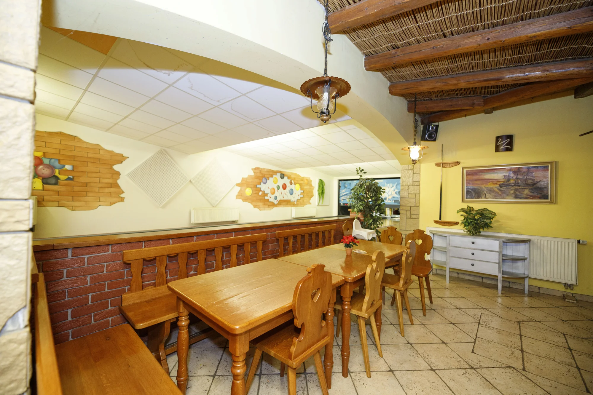 Zábava i bezva bašta: bowling až pro 8 osob, mini řízečky, žebra či pizza