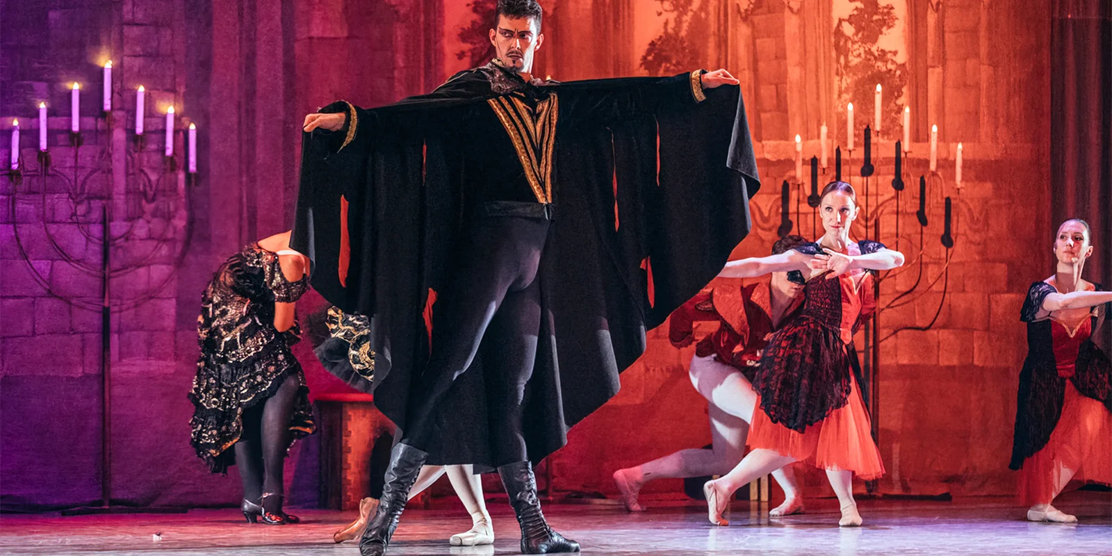 Vstupenky květen až srpen na baletní představení Labutí jezero v divadle Broadway