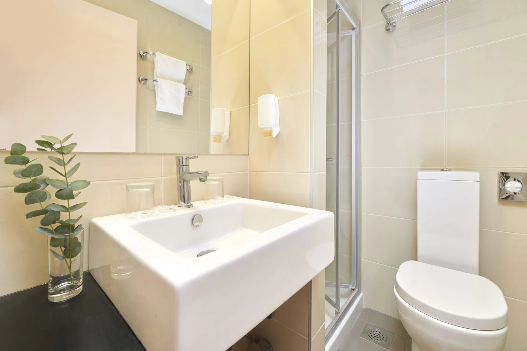 Chorvatská Istrie: 3* hotel v Poreči s all inclusive, 50 metrů na pláž, bazén i sport, first minute slevy