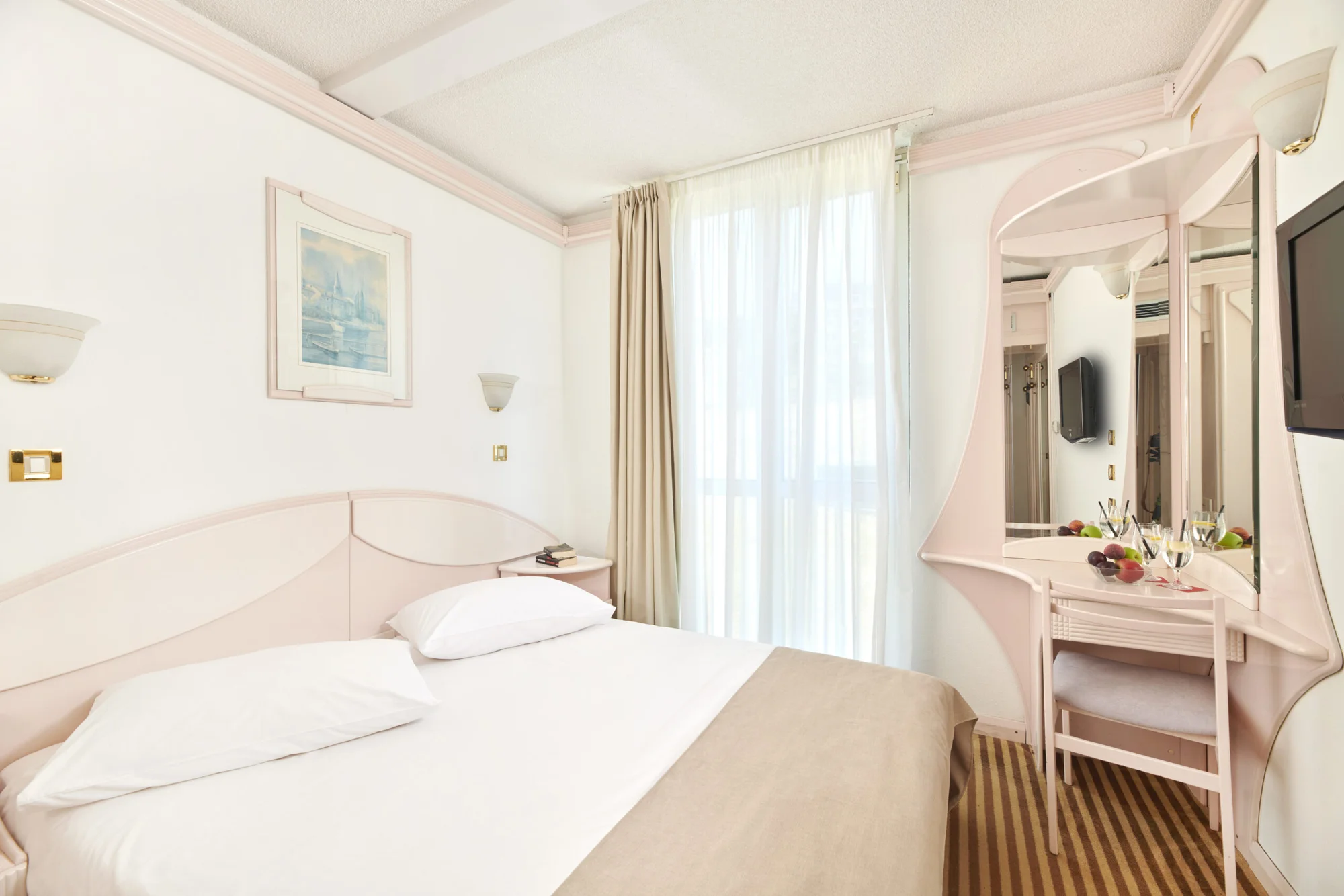 Chorvatská Istrie: 3* hotel v Poreči s all inclusive, 50 metrů na pláž, bazén i sport, first minute slevy