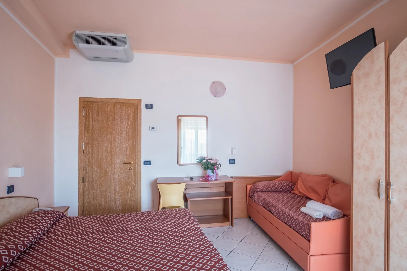 Léto v italské Ravenně: hotel u moře, all inclusive, neomezené nápoje, venkovní bazén a zábava
