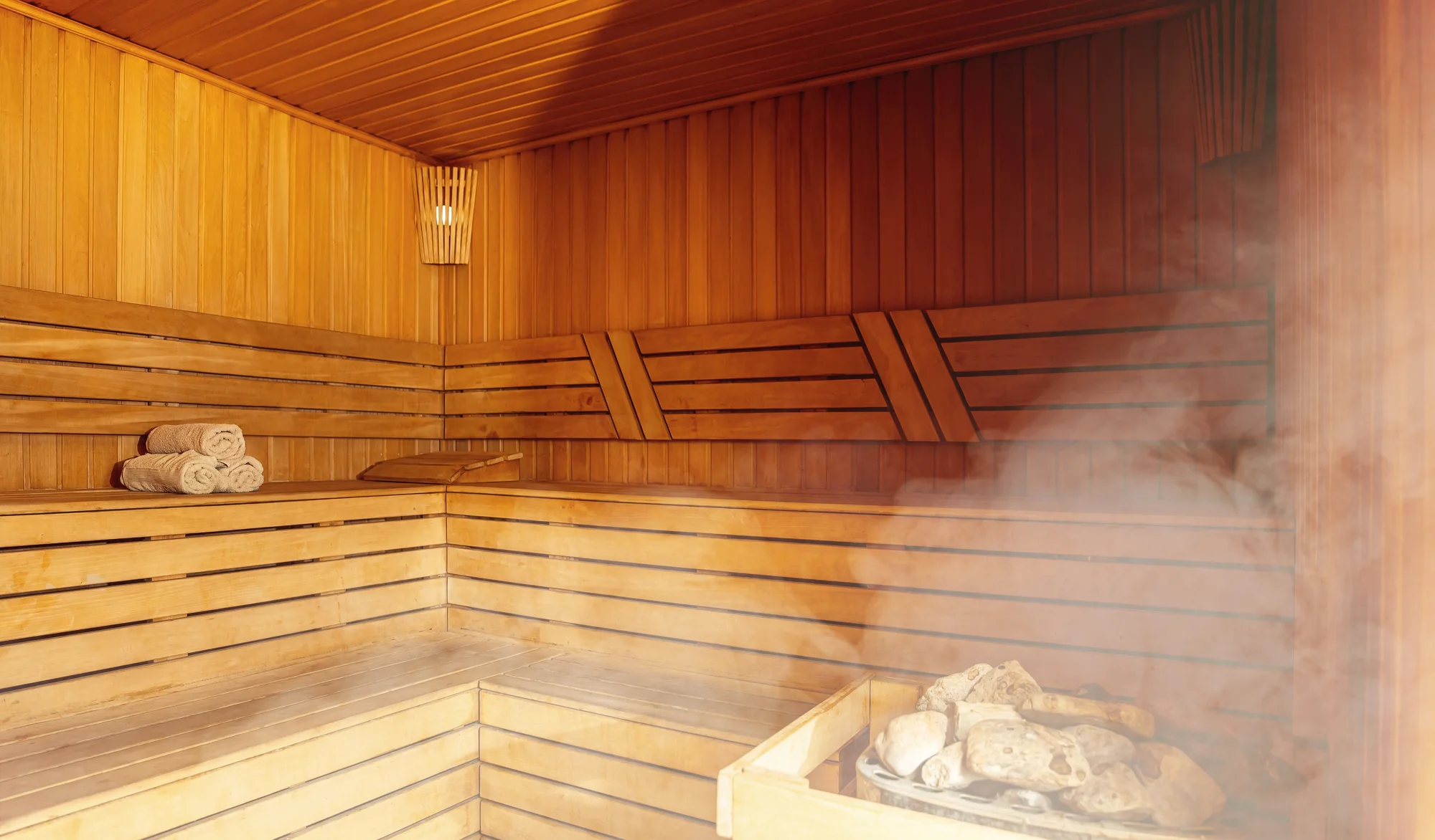Relax v rakouském termálním areálu Therme Laa: sauny, bazén se slanou vodou i tobogán